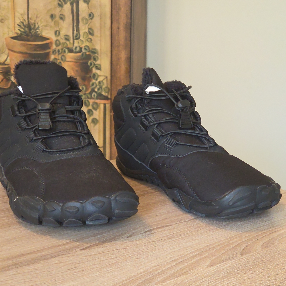 Women's Black Athletic Shoes, 7 1/2